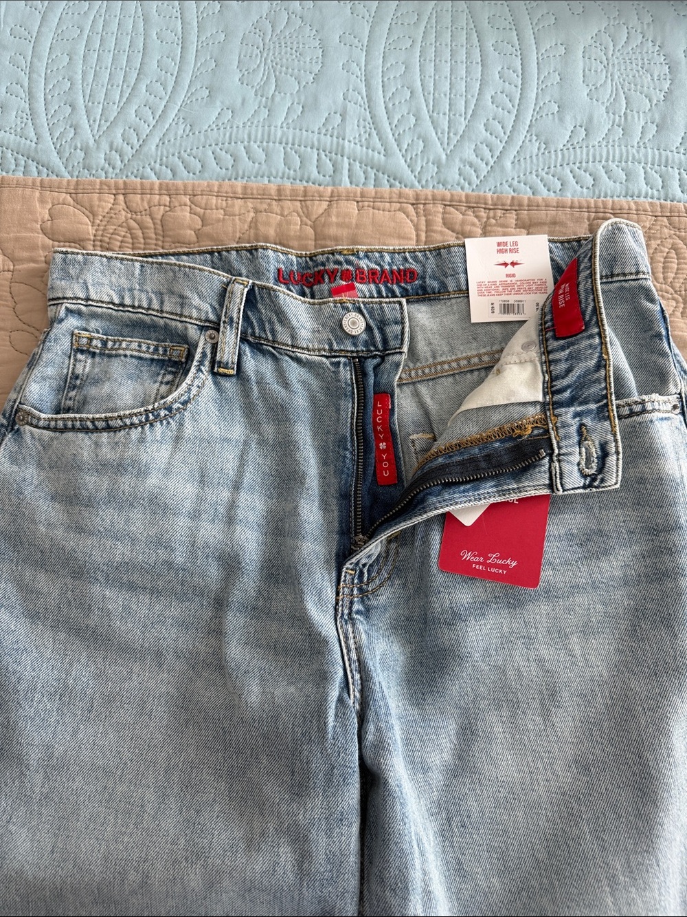 Lucky Brand Men's Light Wash Relaxed Jeans with Red Trim